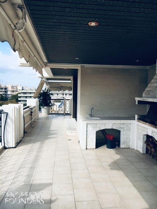 (For Sale) Residential Floor Apartment || Athens South/Glyfada - 175 Sq.m, 3 Bedrooms, 1.050.000€ 