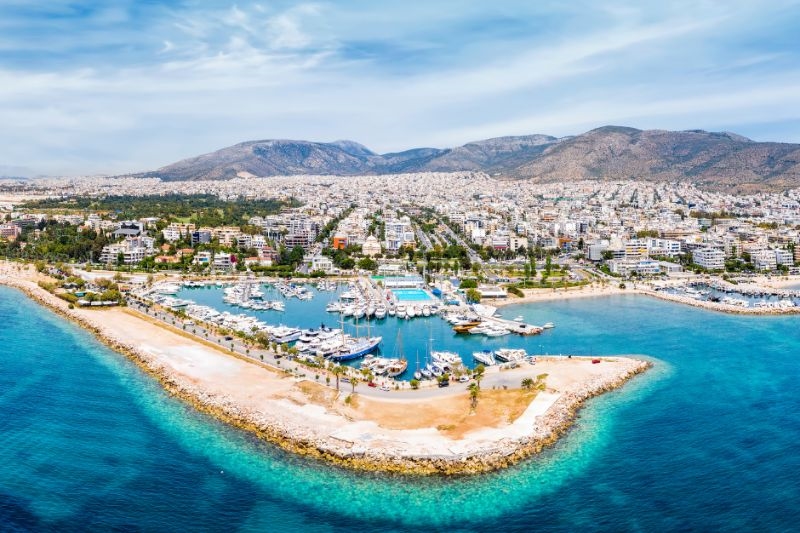 Glyfada: Tribute to the most famous area of ​​the Athenian Southern suburbs