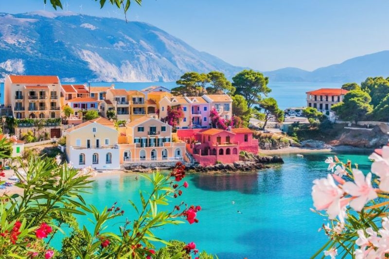 Kefalonia: Tribute to the island of "Captain Koreli"