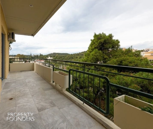 (For Sale) Residential Apartment || East Attica/Vouliagmeni - 70 Sq.m, 2 Bedrooms, 420.000€ 