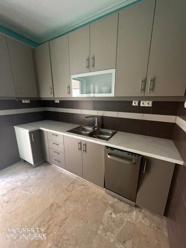 (For Sale) Residential Floor Apartment || Piraias/Piraeus - 105 Sq.m, 2 Bedrooms, 305.000€ 