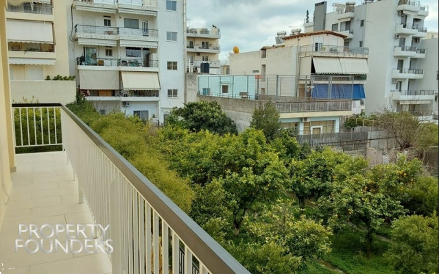 (For Sale) Residential Floor Apartment || Athens South/Glyfada - 147 Sq.m, 4 Bedrooms, 372.000€ 