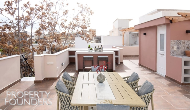 (For Sale) Residential Detached house || Piraias/Piraeus - 180 Sq.m, 8 Bedrooms, 504.000€ 