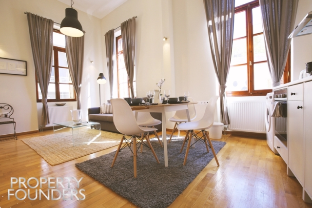 (For Sale) Residential Detached house || Athens Center/Athens - 600 Sq.m, 8 Bedrooms, 2.750.000€ 