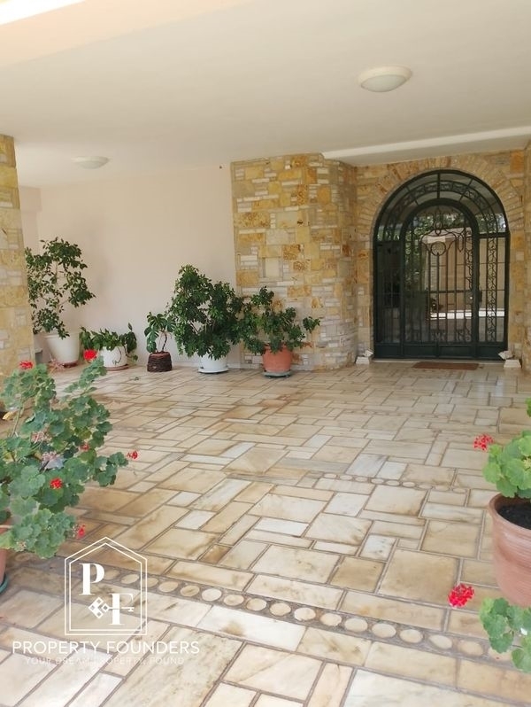 Glyfada for Rent Southwest-Facing Apartment with Sea View & Green Surroundings 