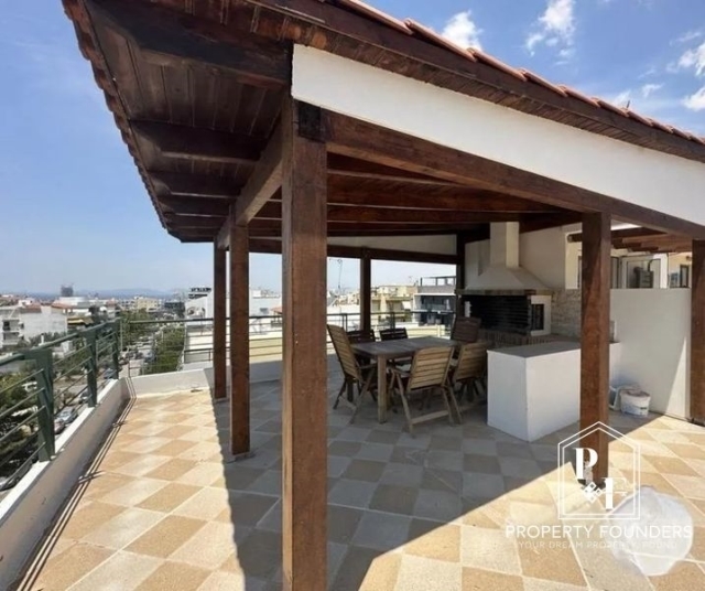 Penthouse Apartment with Sea & Mountain Views 