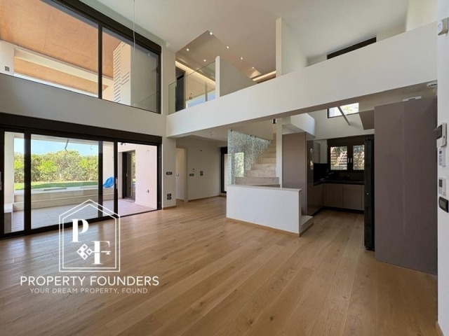 (Προς Ενοικίαση) Κατοικία Μεζονέτα || Ανατολική Αττική/Βούλα - 172 τ.μ, 3 Υ/Δ, 9.000€ 