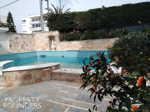 (For Sale) Residential Detached house || East Attica/Vouliagmeni - 800 Sq.m, 10 Bedrooms, 18.000.000€ 