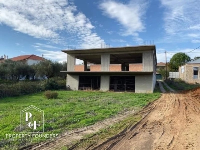 (Προς Πώληση) Κατοικία Μεζονέτα || Ν. Μεσσηνίας/Πύλος - 600 τ.μ, 200.000€ 