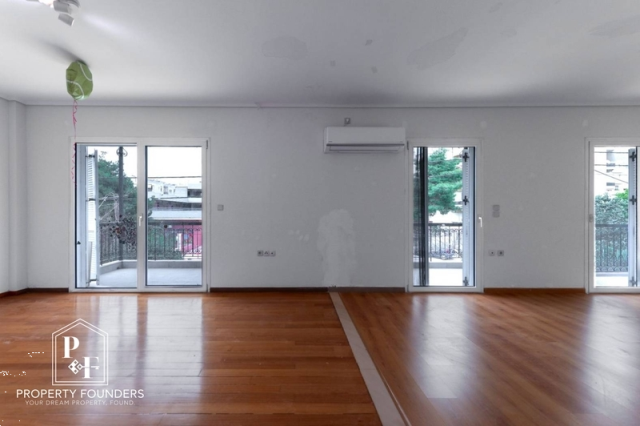 (Προς Ενοικίαση) Κατοικία Οροφοδιαμέρισμα || Αθήνα Νότια/Γλυφάδα - 240 τ.μ, 4 Υ/Δ, 3.200€ 