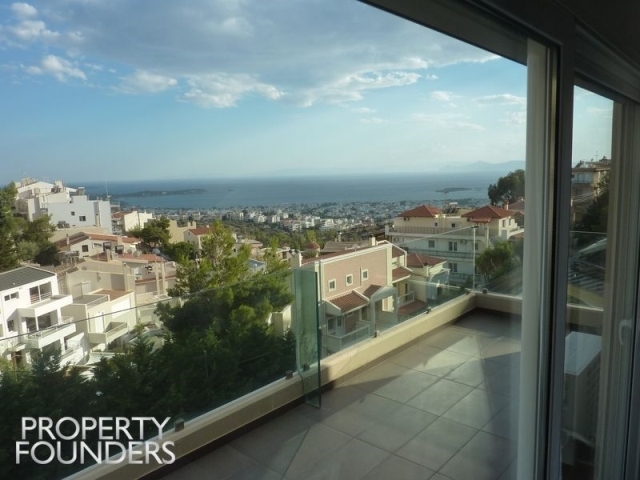 (For Sale) Residential Maisonette || East Attica/Voula - 300 Sq.m, 3 Bedrooms, 1.300.000€ 