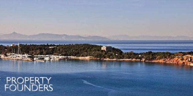 (For Sale) Residential Detached house || East Attica/Vouliagmeni - 200 Sq.m, 2 Bedrooms, 2.800.000€ 